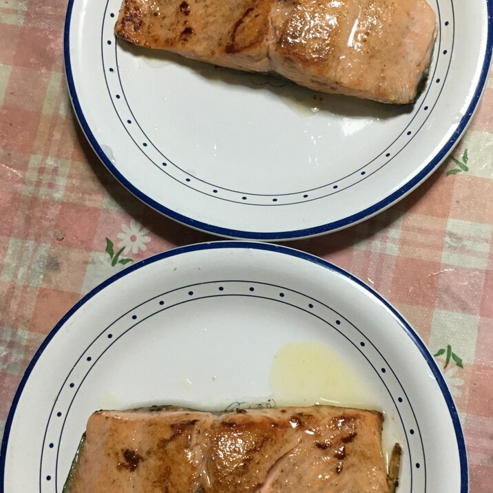 生鮭ブロックのバター焼き レシピ 作り方 By Faiten8 楽天レシピ 生鮭ブロックのバター焼き レシピ 作り方 By Faiten8 楽天レシピ